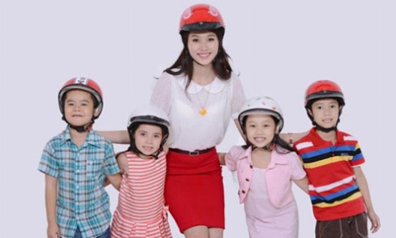 Hình ảnh tổng hợp các loại xe 50cc và xe máy điện tương đương, minh họa lựa chọn cho độ tuổi bao nhiêu tuổi được chạy xe 50cc